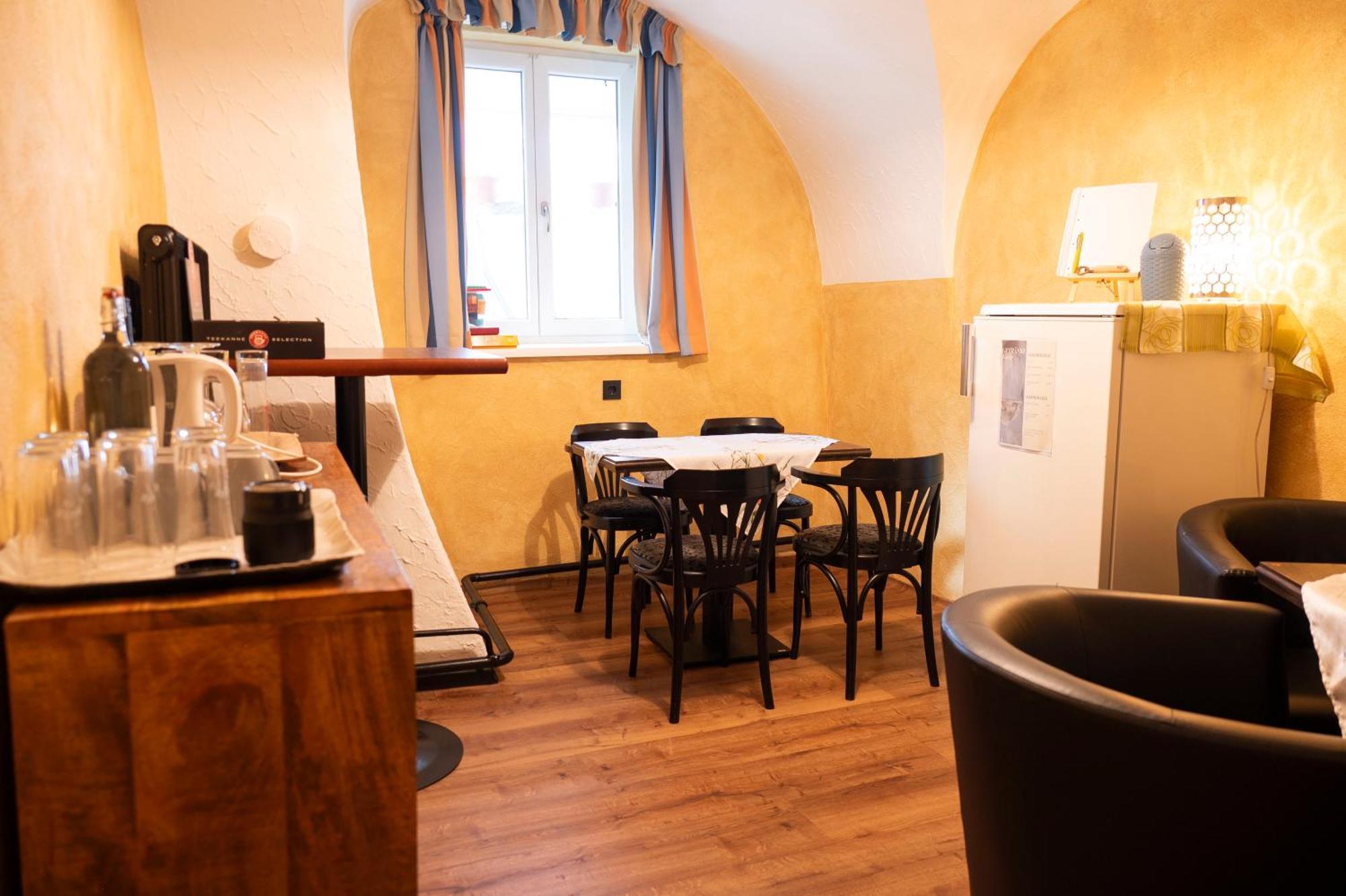 Bed & Breakfast Goldener Stiefel Mariazell Exteriör bild